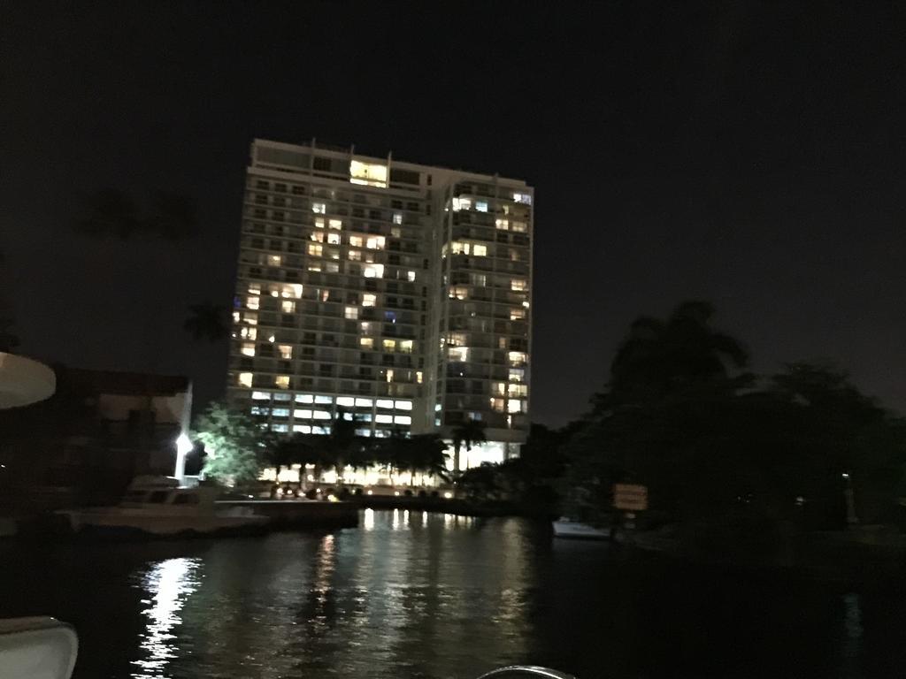 Lyx Suites By The River *