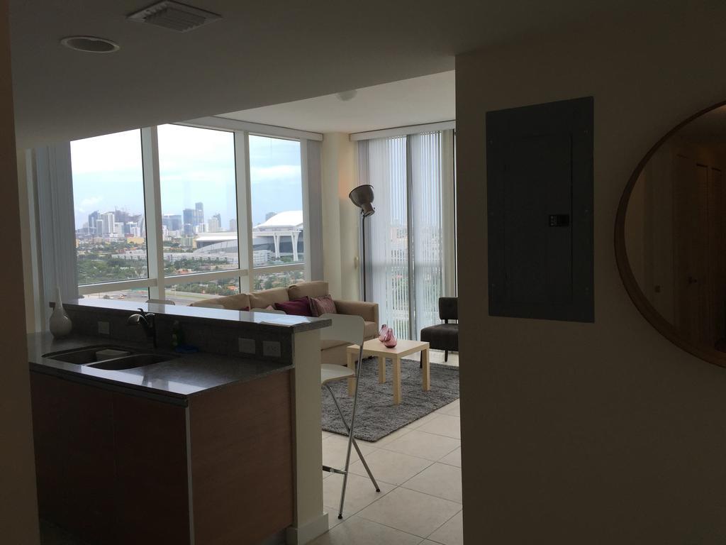 Lyx Suites By The River Apartment *