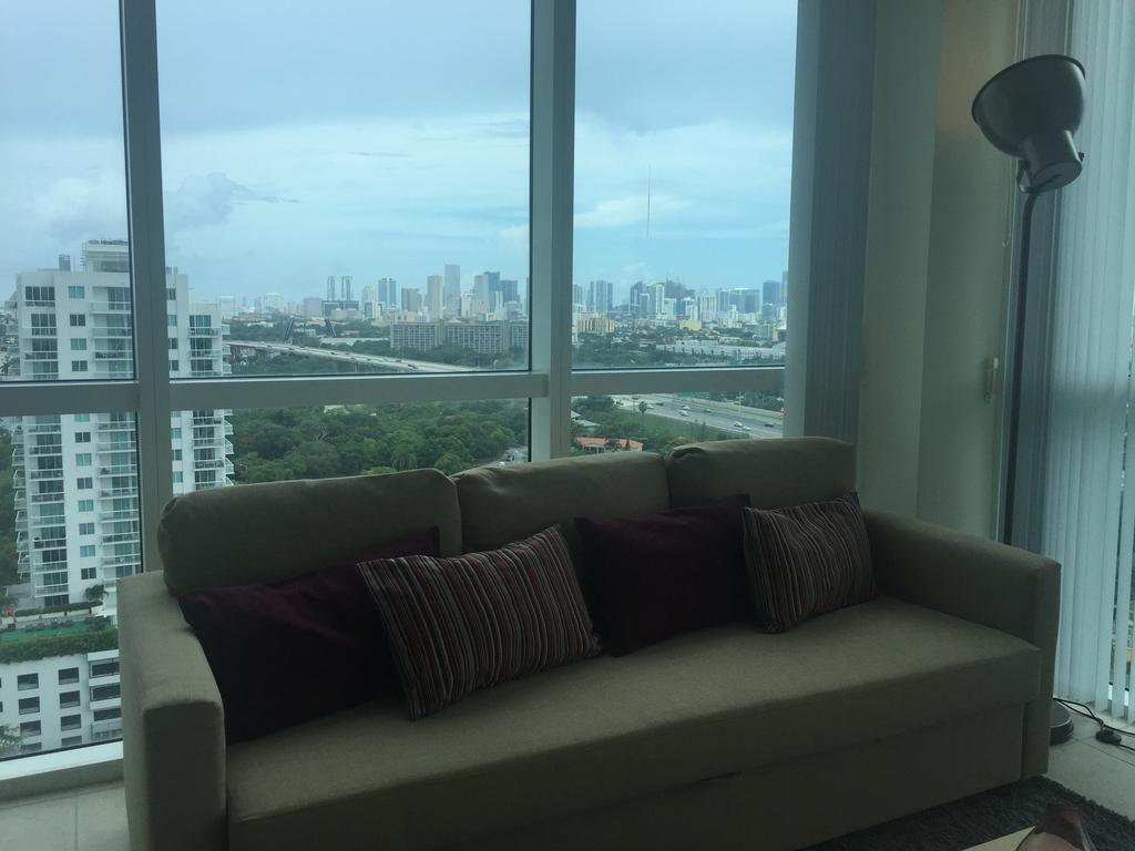 Lyx Suites By The River *