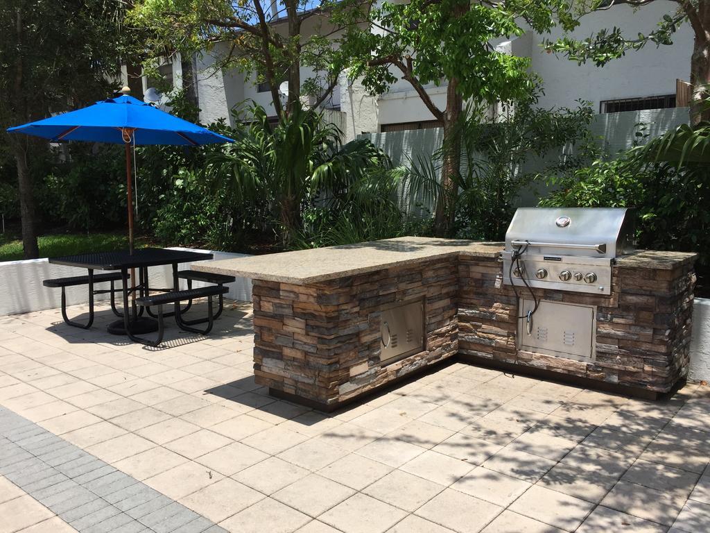 Lyx Suites By The River Apartment Miami
