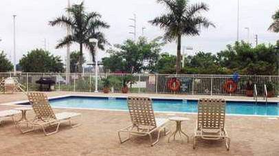 Hampton & Miami-doral Dolphin Mall 3*