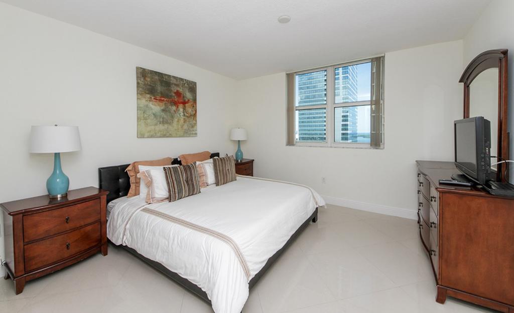 Global Luxury At One Broadway Miami