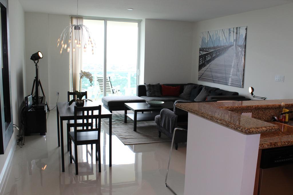 Lyx At One Broadway In Brickell Miami