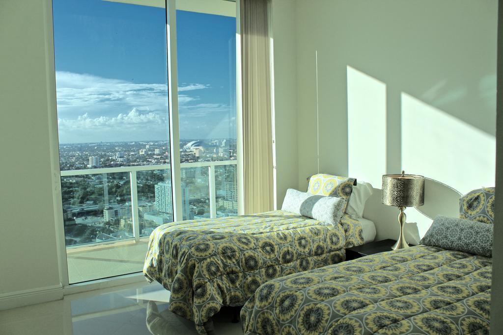 Lyx At One Broadway In Brickell