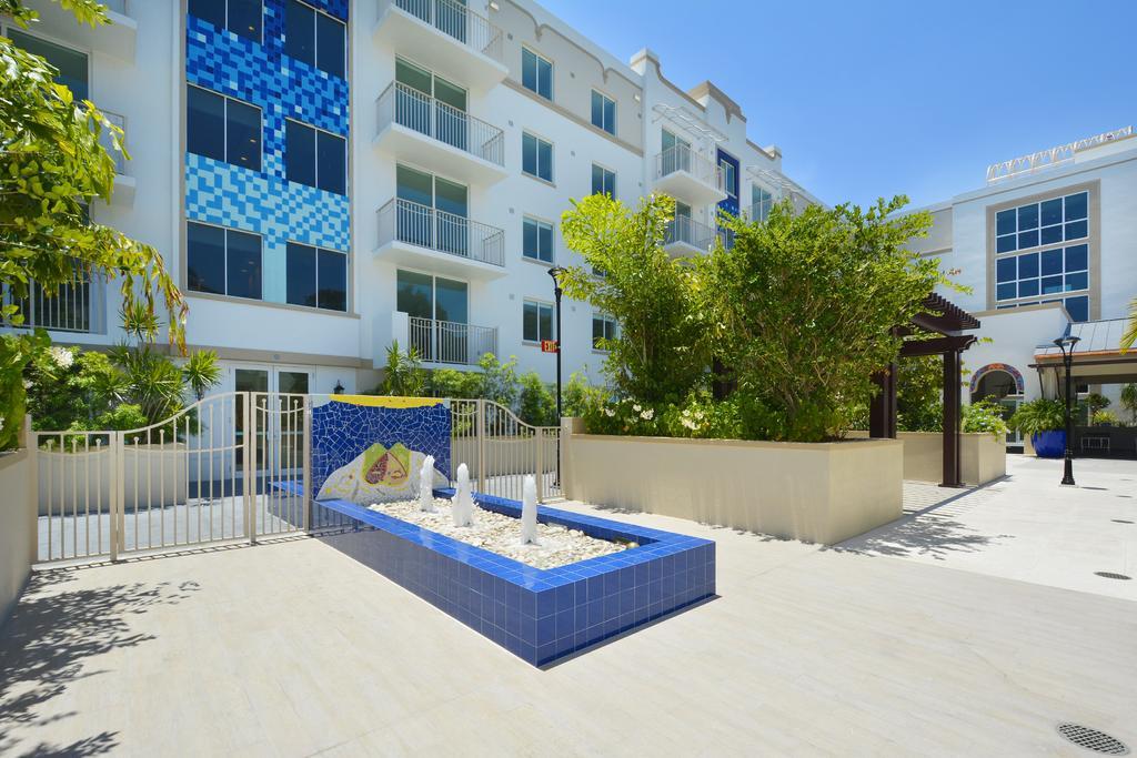 Mare Azur Design District Luxury Aparthotel 4*