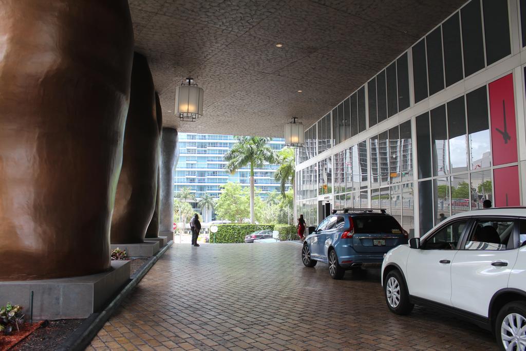 Luxury 5-star @47th Floor In Icon Brickell !