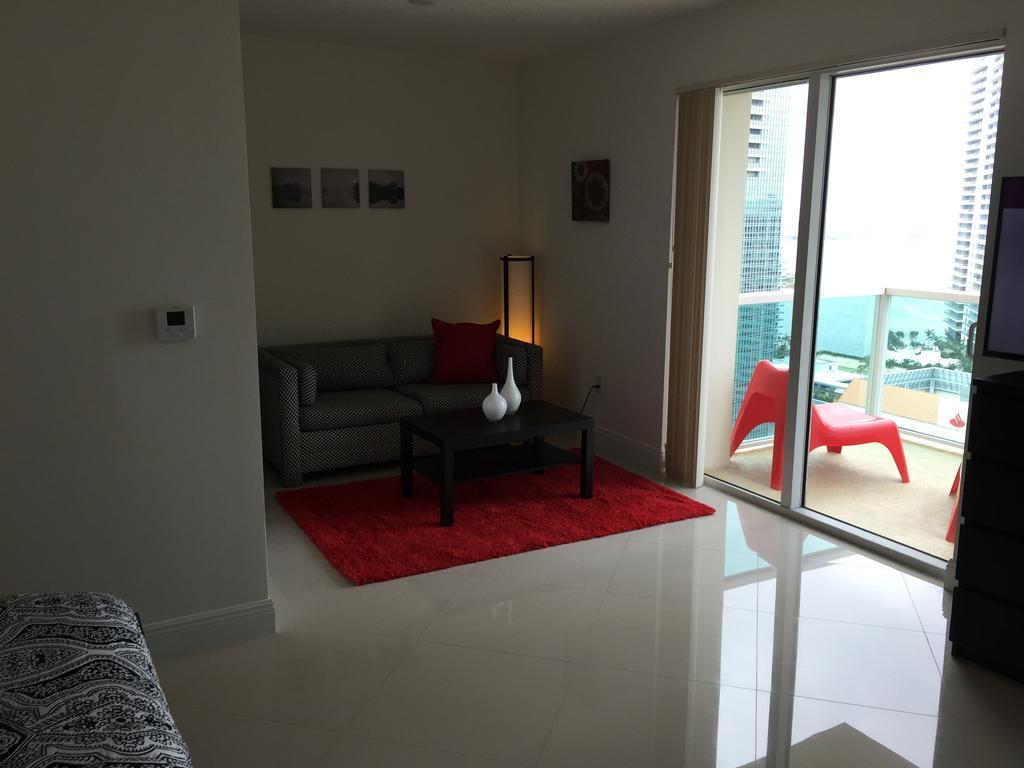 Lyx At One Broadway In Brickell *