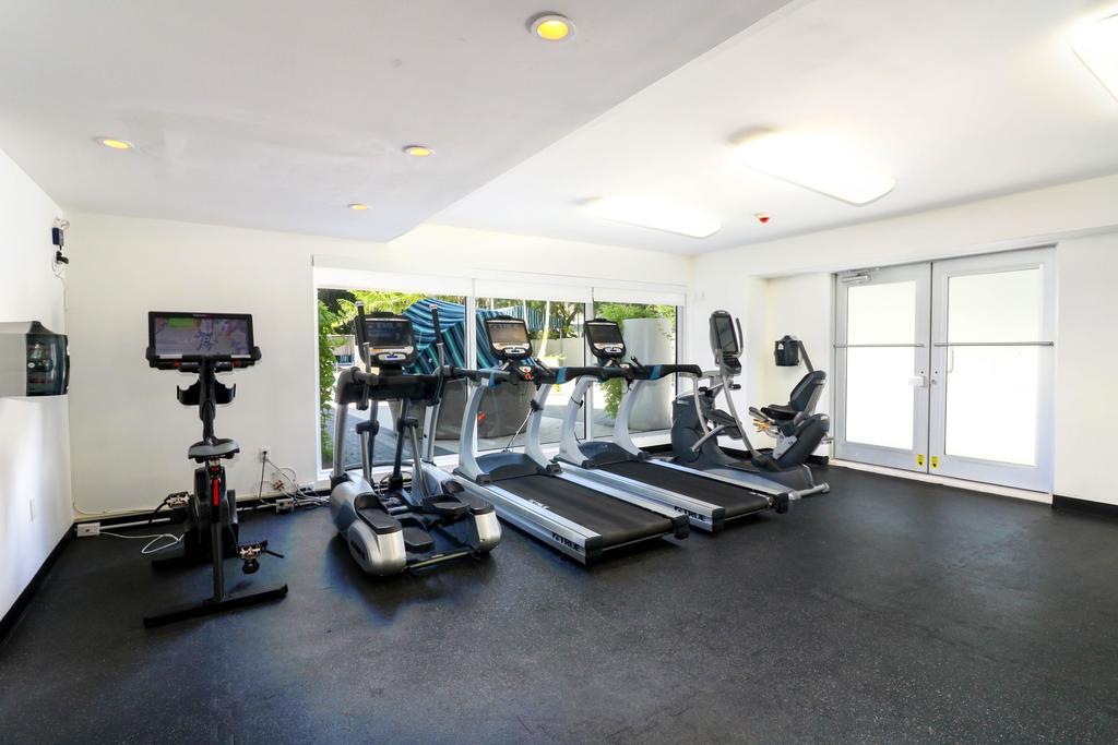 Large In Coconut Grove With Marina Views *