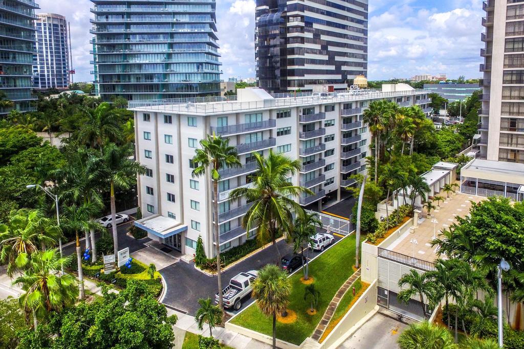 Large In Coconut Grove With Marina Views Apartment Miami