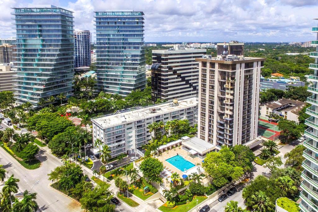Large In Coconut Grove With Marina Views Apartment *