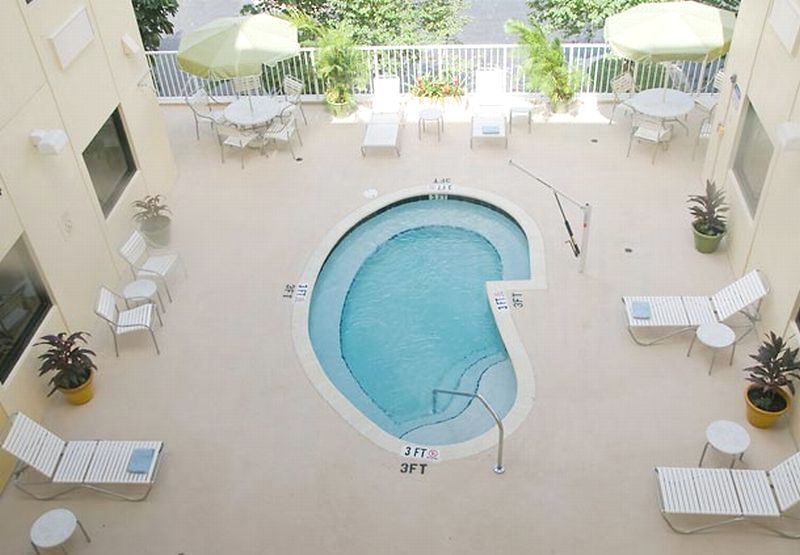 Fairfield & By Marriott Airport South Hotel Miami