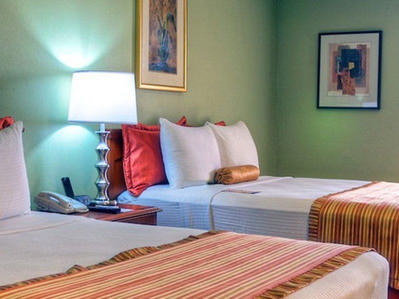 Regency Airport By Sonesta