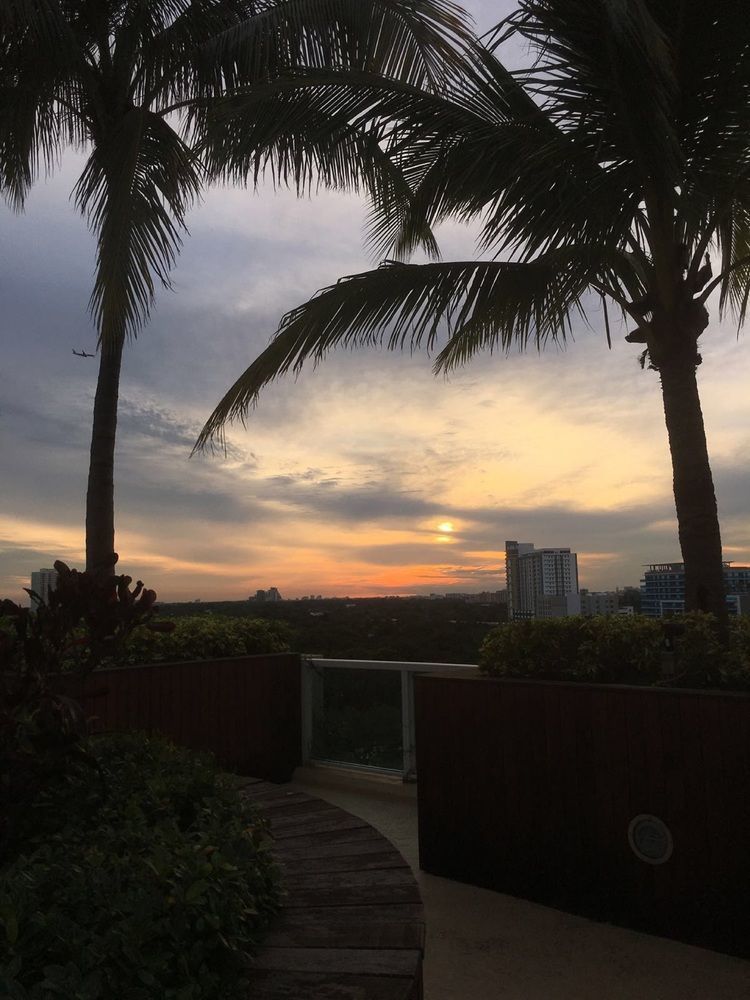 Global Luxury At One Broadway Apartment Miami