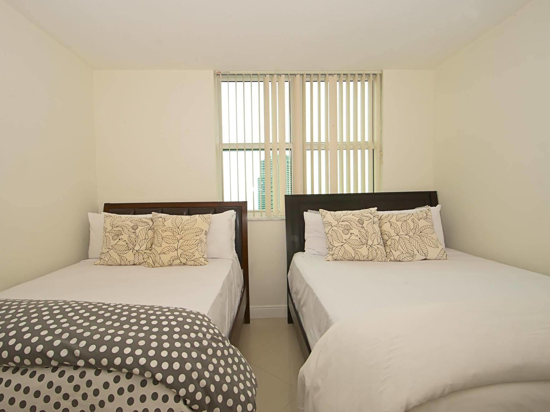 One Broadway By The House 4*