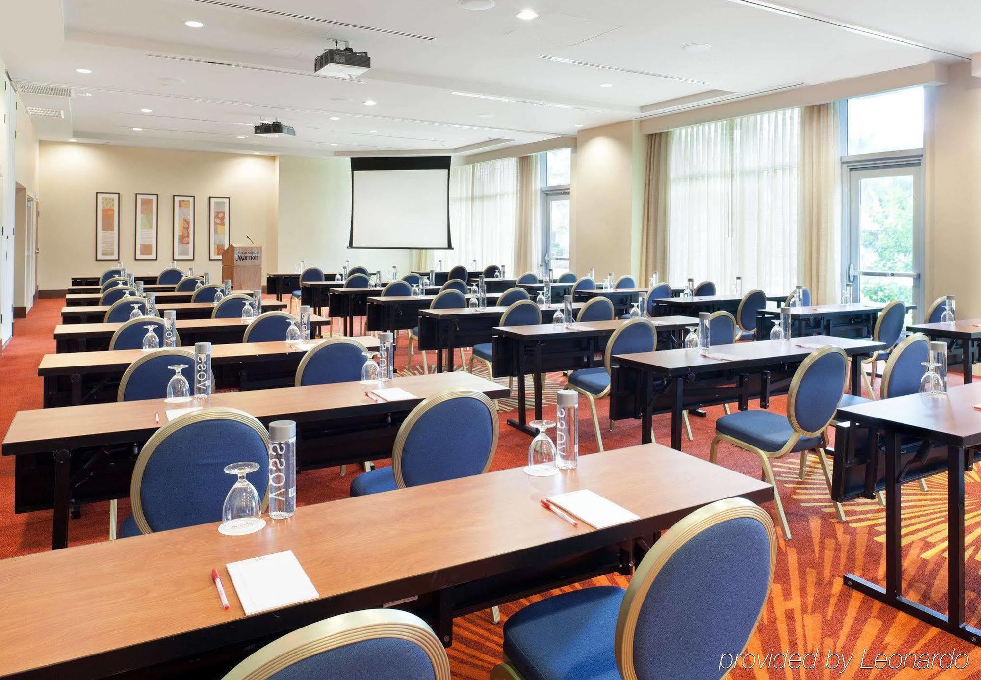 Hotel Courtyard By Marriott Airport 3*