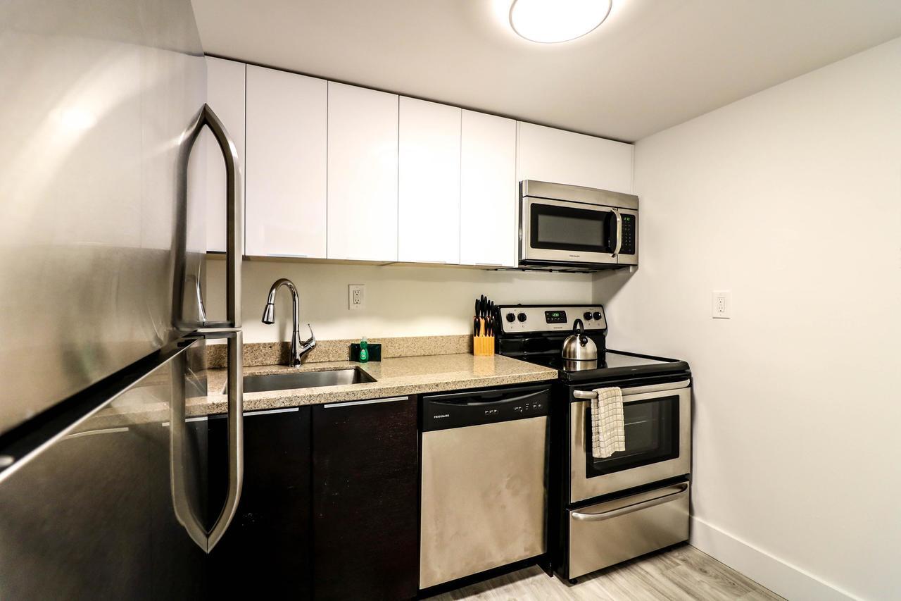 Large In Coconut Grove With Marina Views *