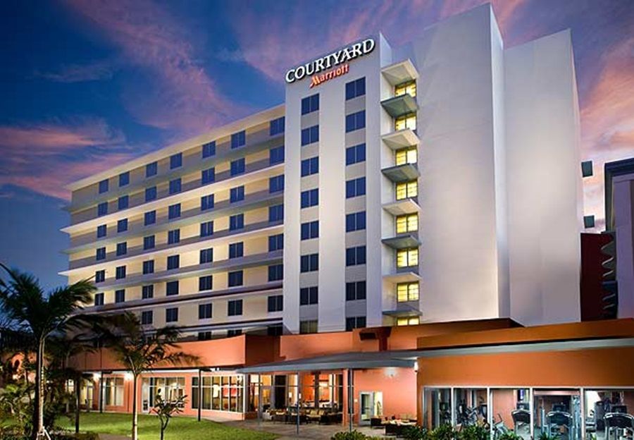 Courtyard By Marriott Airport Hotel