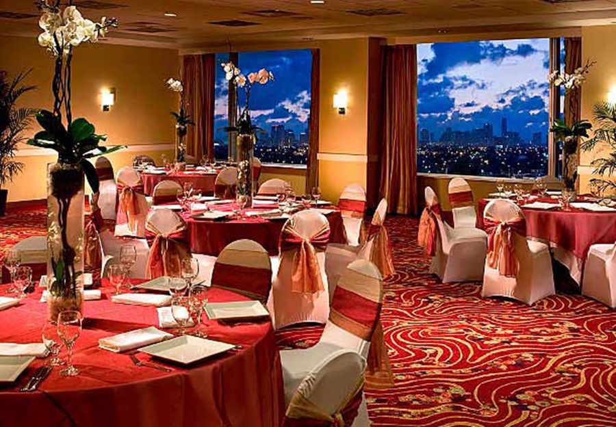 Courtyard By Marriott Airport Hotel