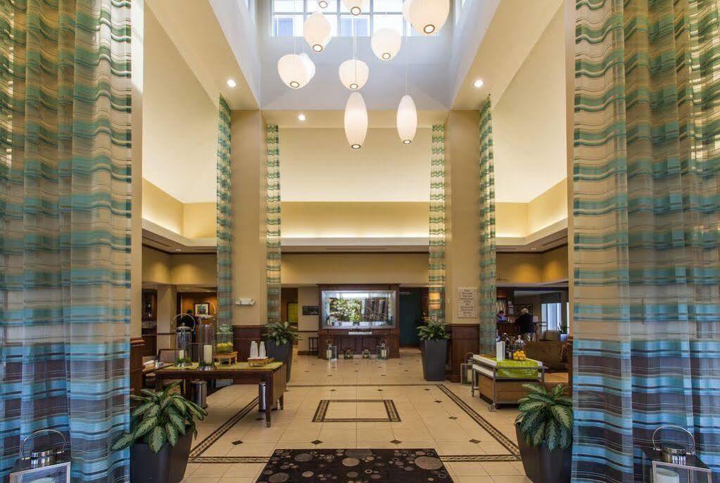 Hilton Garden Airport West 3*