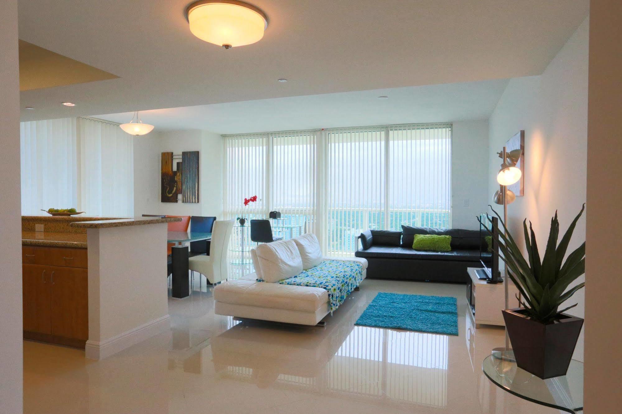 Pelican At One Broadway Apartment Miami