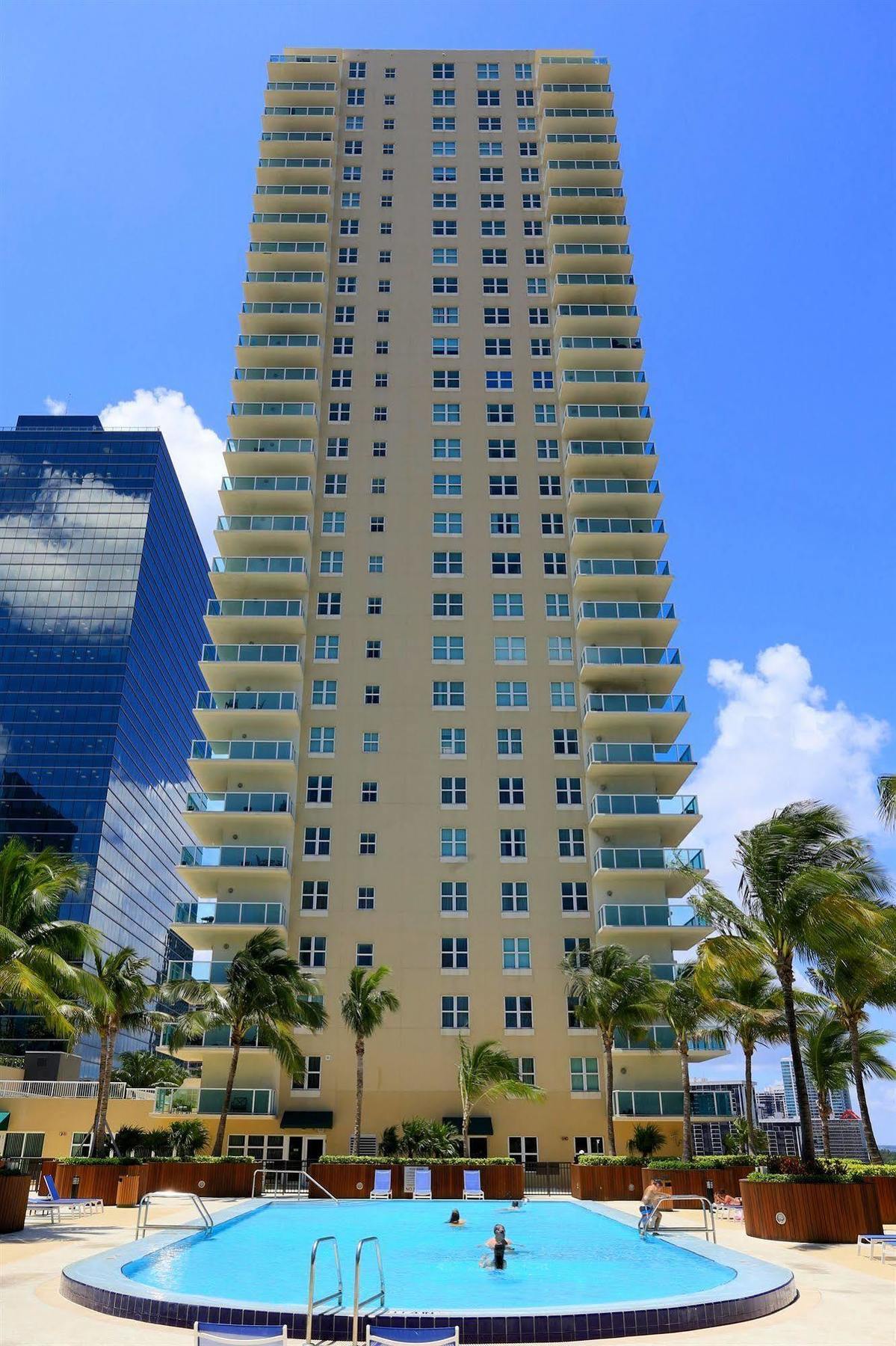 Pelican At One Broadway Apartment *