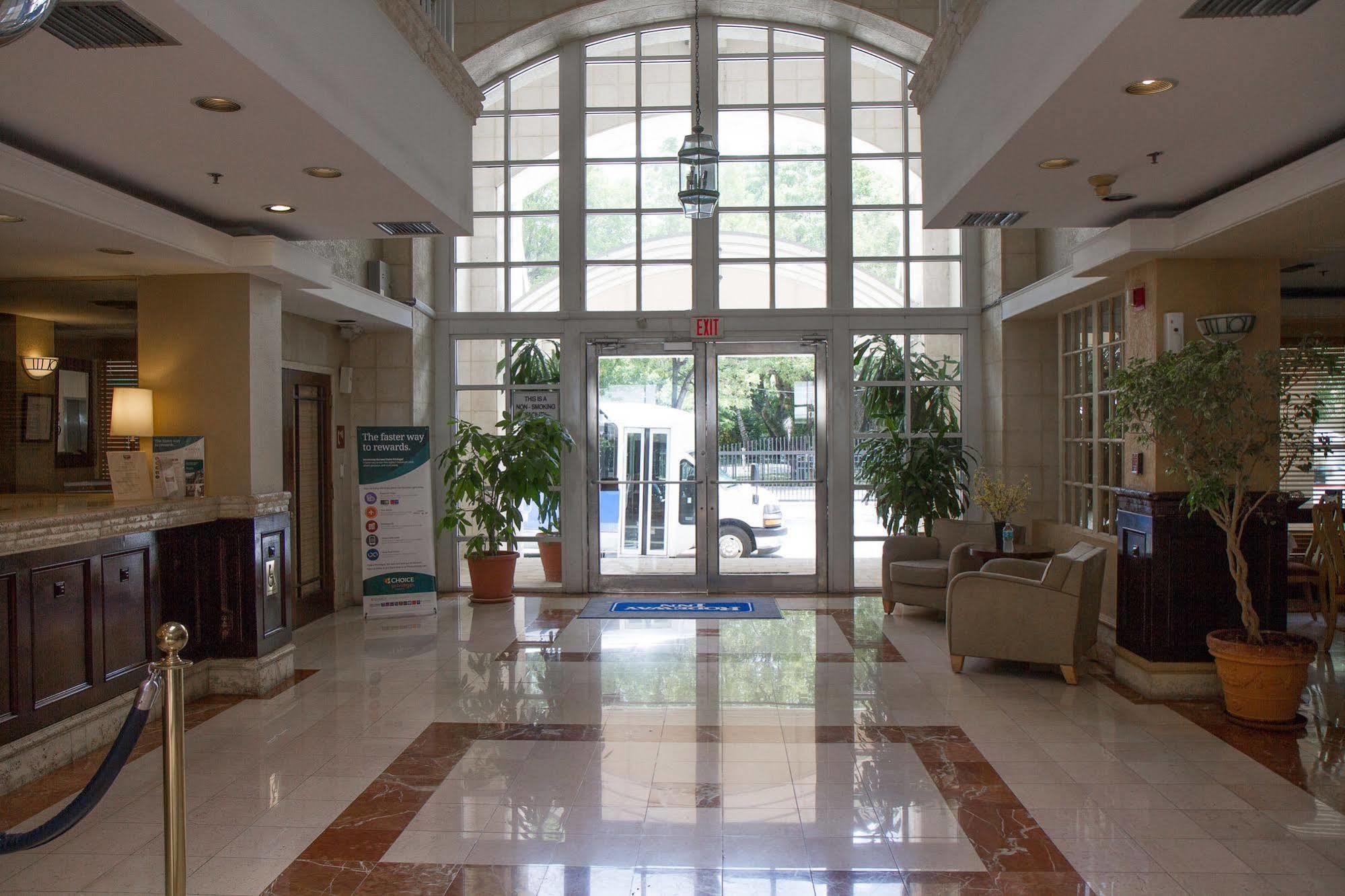 Inn Rodeway South - Coral Gables 3*