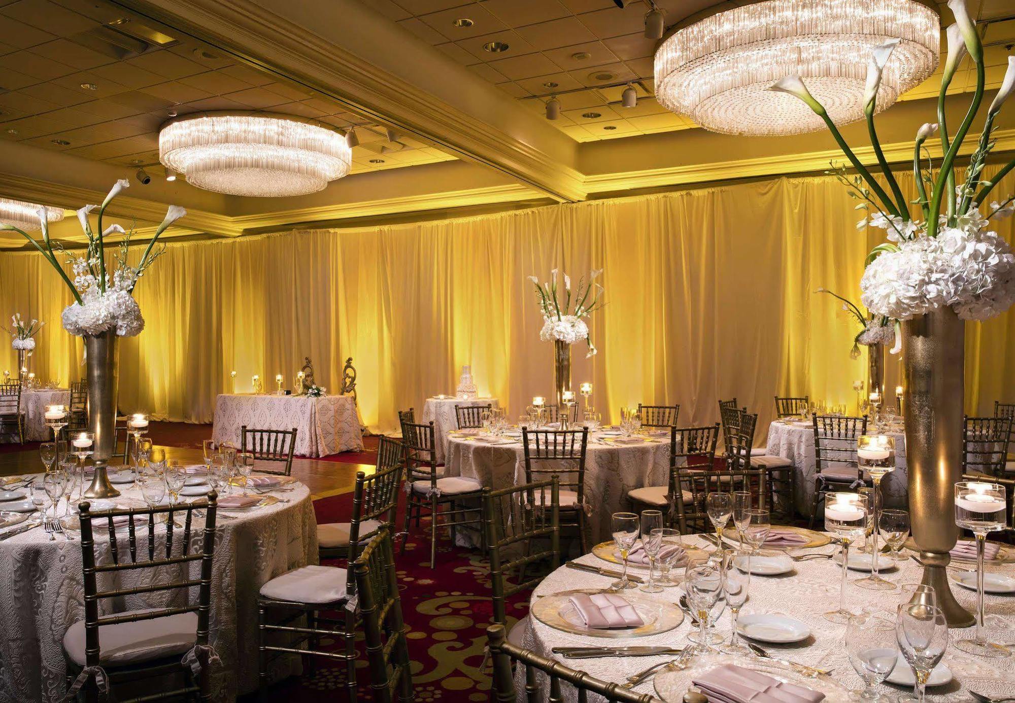 Airport Marriott Hotel 4*