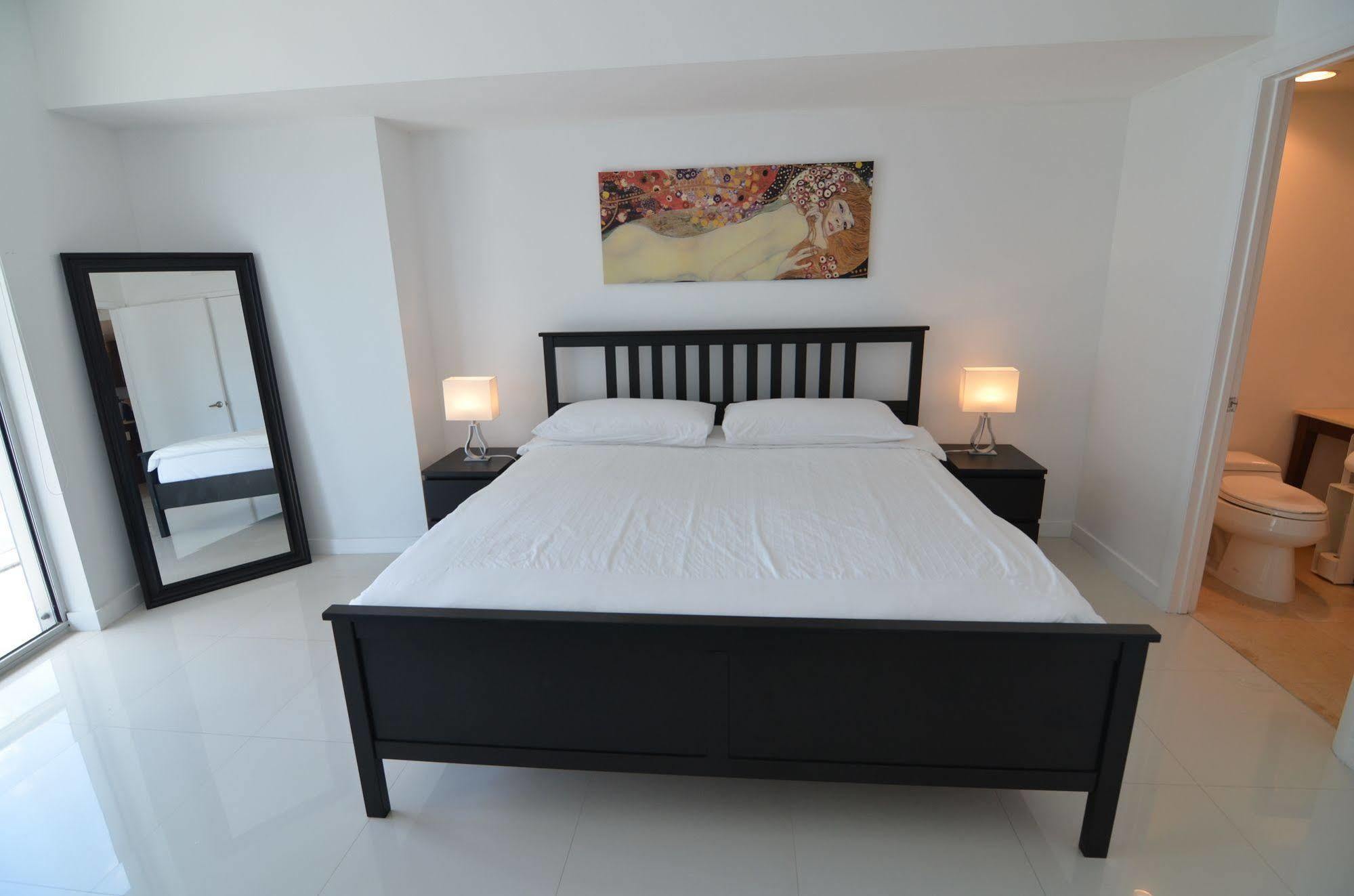 Icon Brickell By We Host *