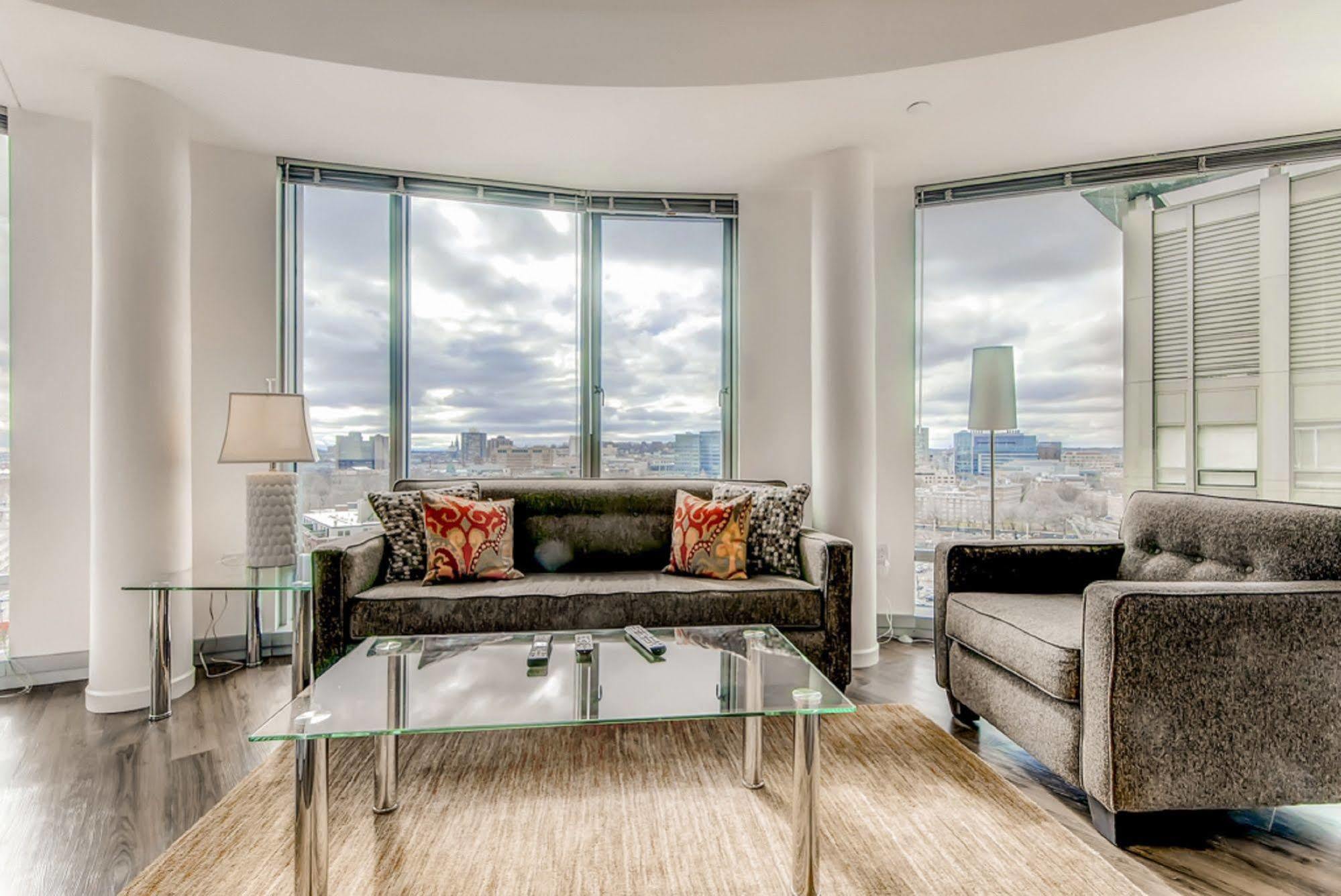Global Luxury At One Broadway *