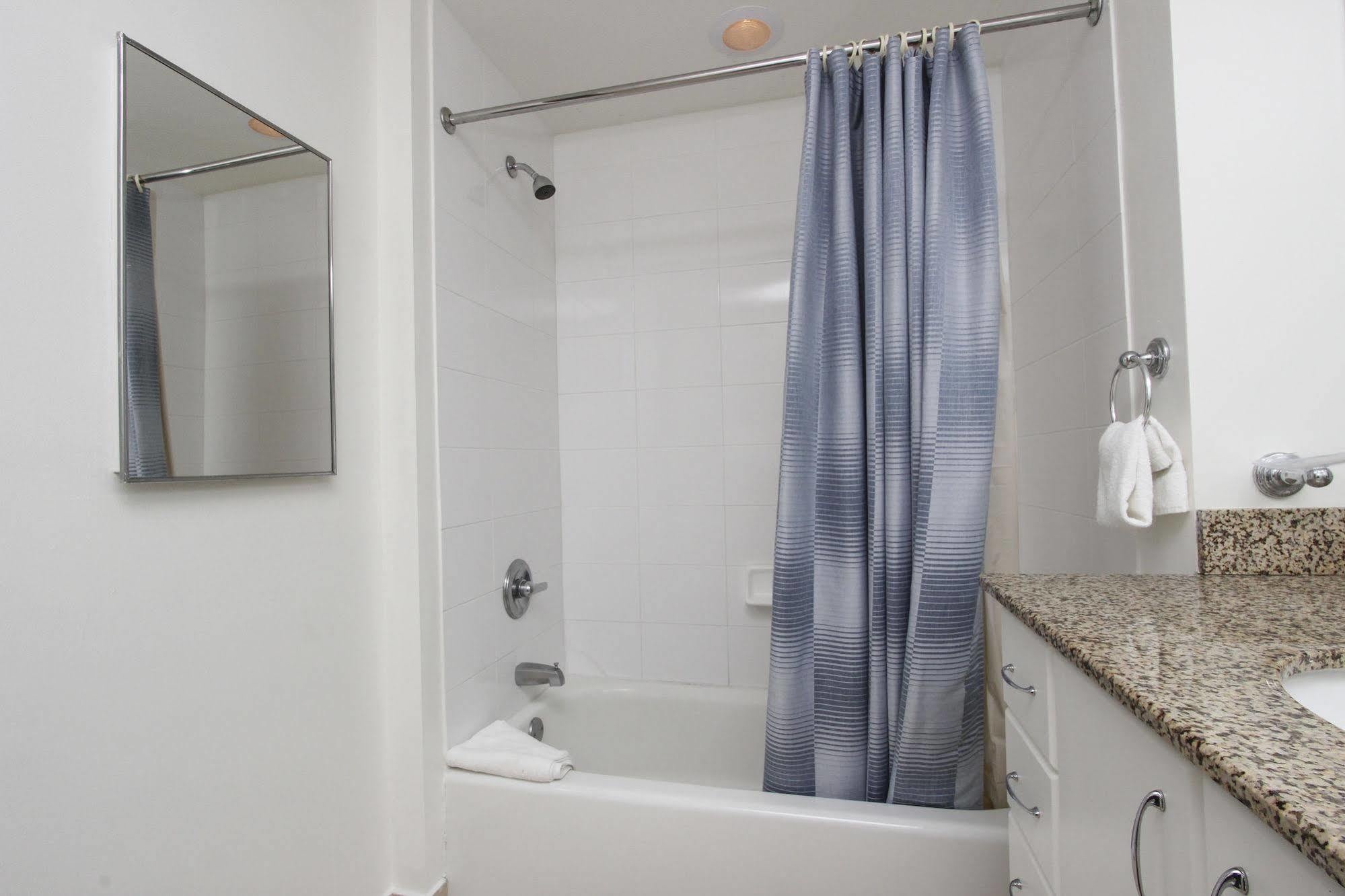 Global Luxury At One Broadway Apartment