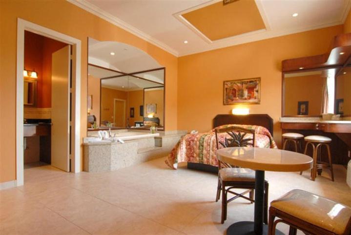 Estancia Hotel