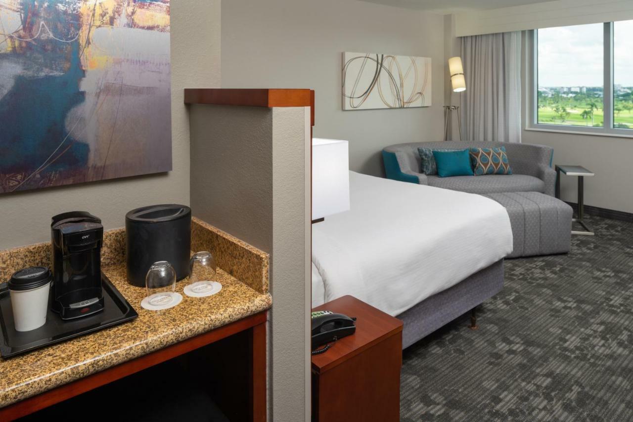 Courtyard By Marriott Airport Hotel 3*