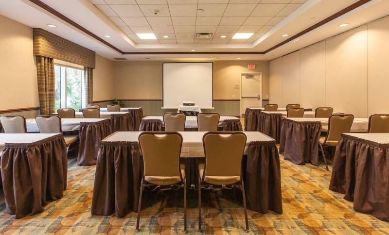 Hotel Hilton Garden Airport West 3*