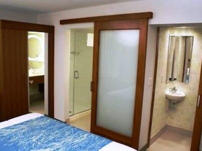 Hotel Springhill Downtown/medical Center 3*