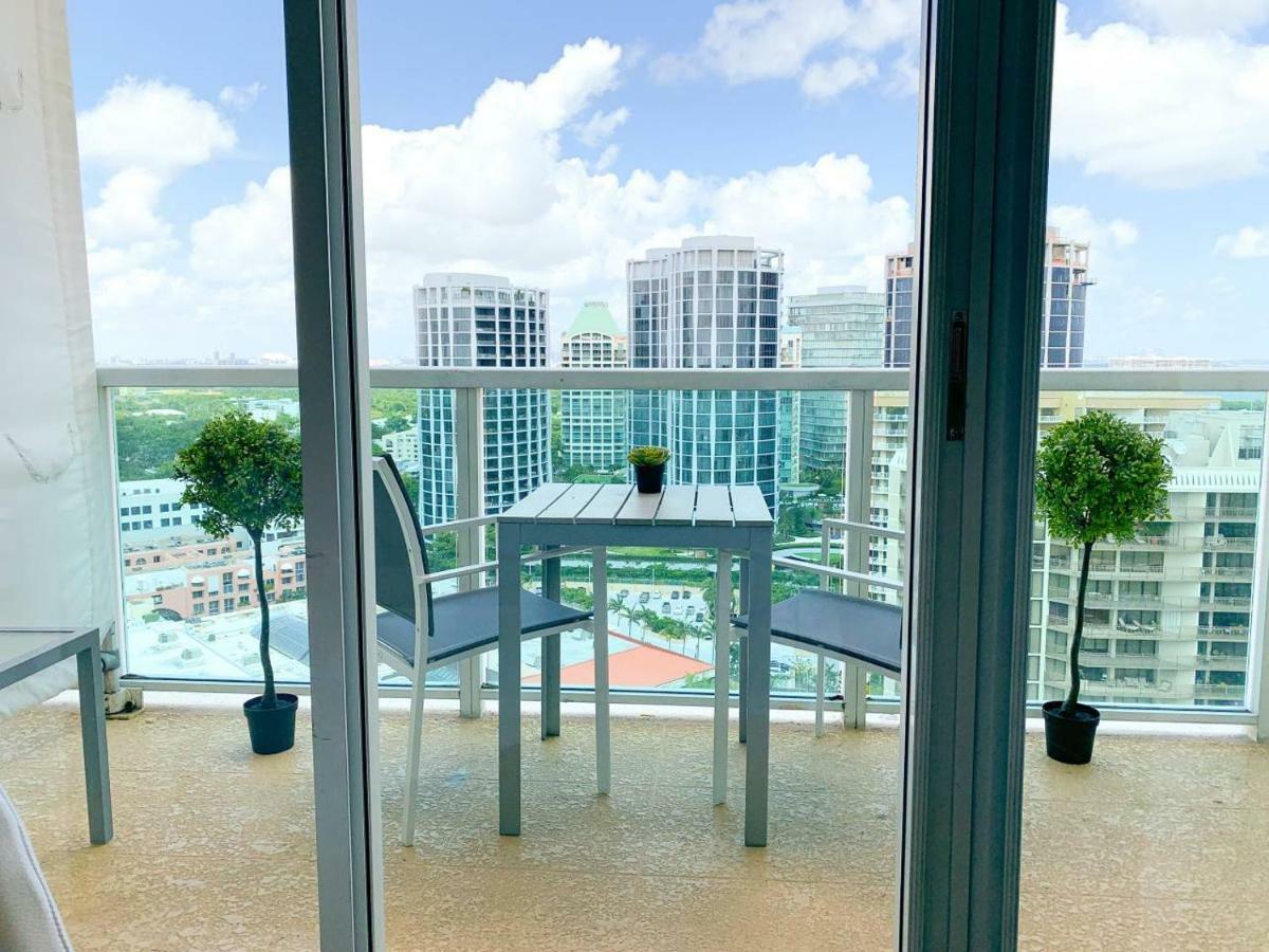 View Balcony Steps From Restaurants, Peacock Park & Marina *