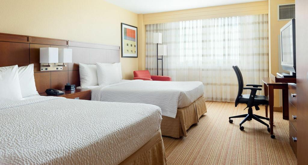 Hotel Courtyard By Marriott Airport 3*
