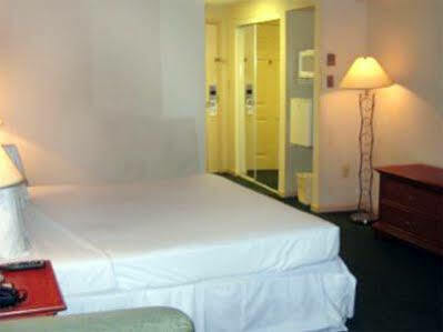 Rodeway South - Coral Gables Inn