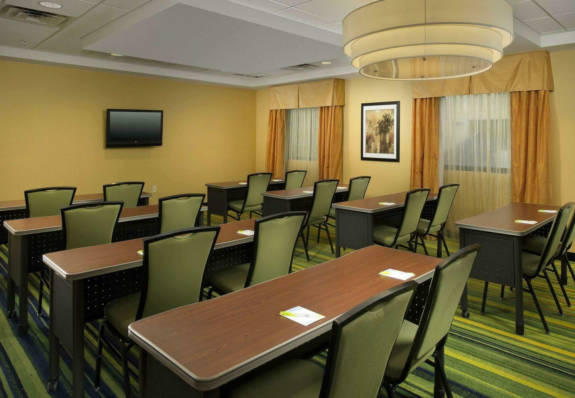 Hotel Fairfield & By Marriott Airport South Miami
