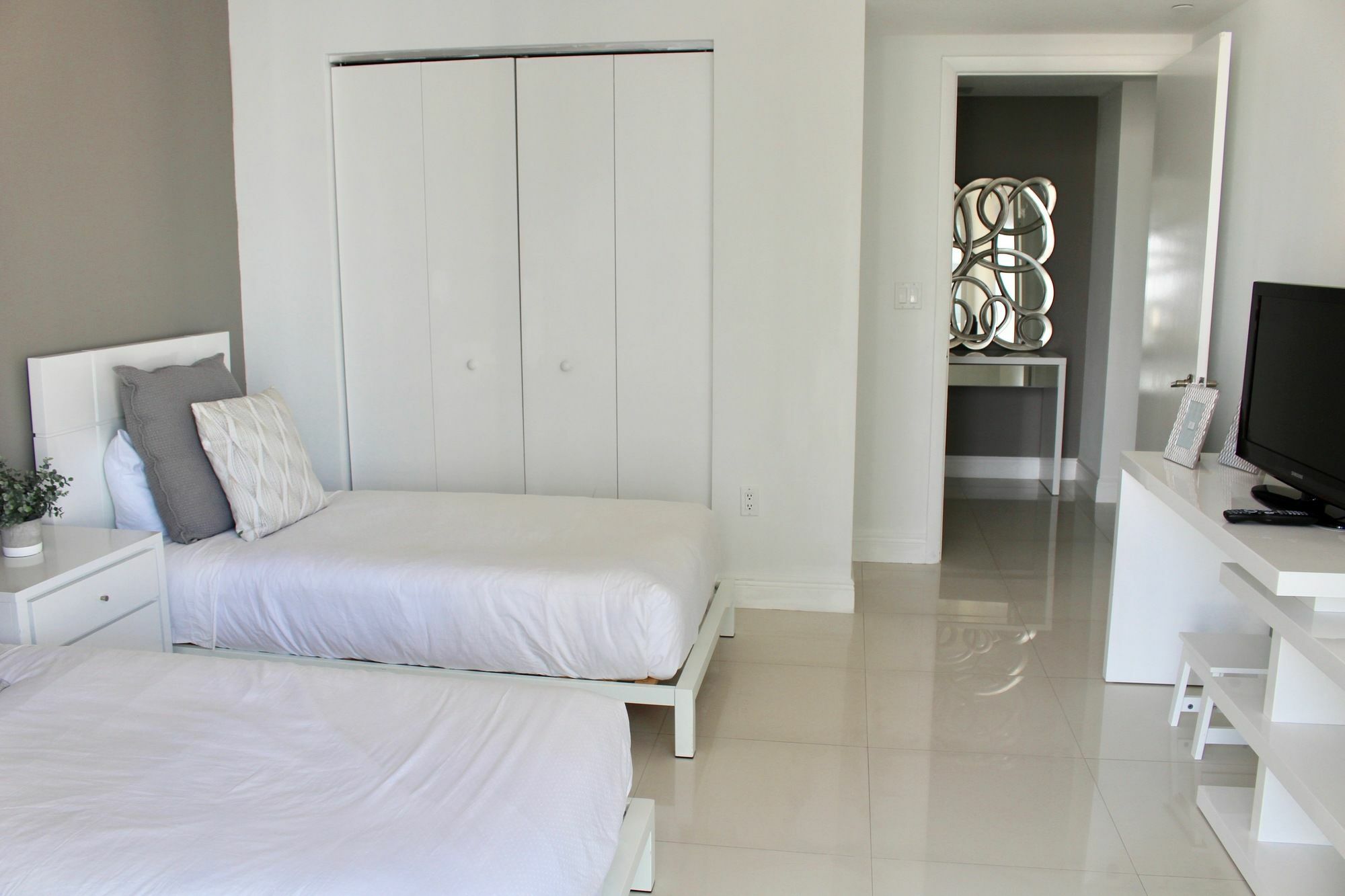 Apartment Icon Brickell T-3 *