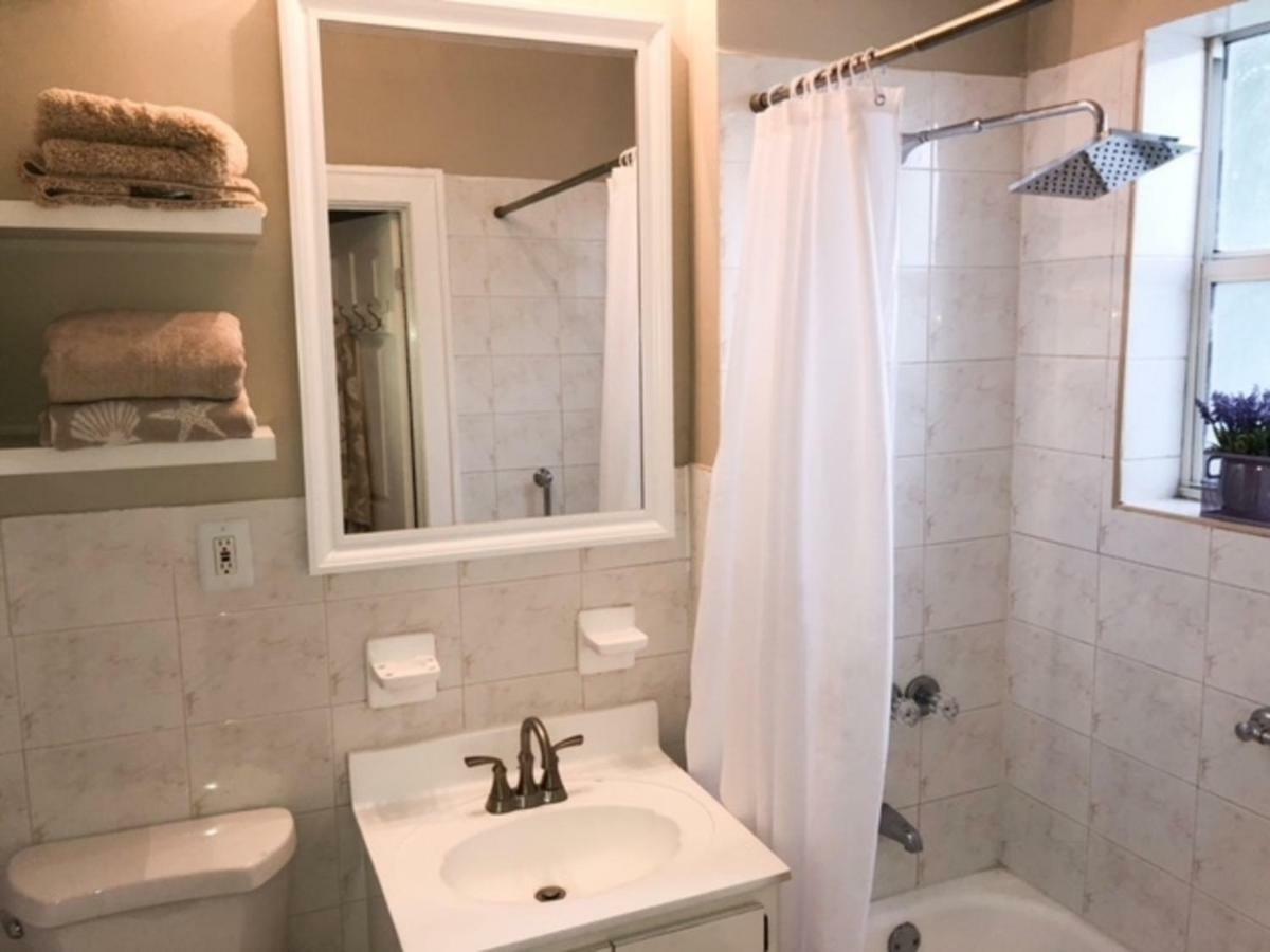 Modern 2/1 Near Midtown And Beaches Apartment Miami