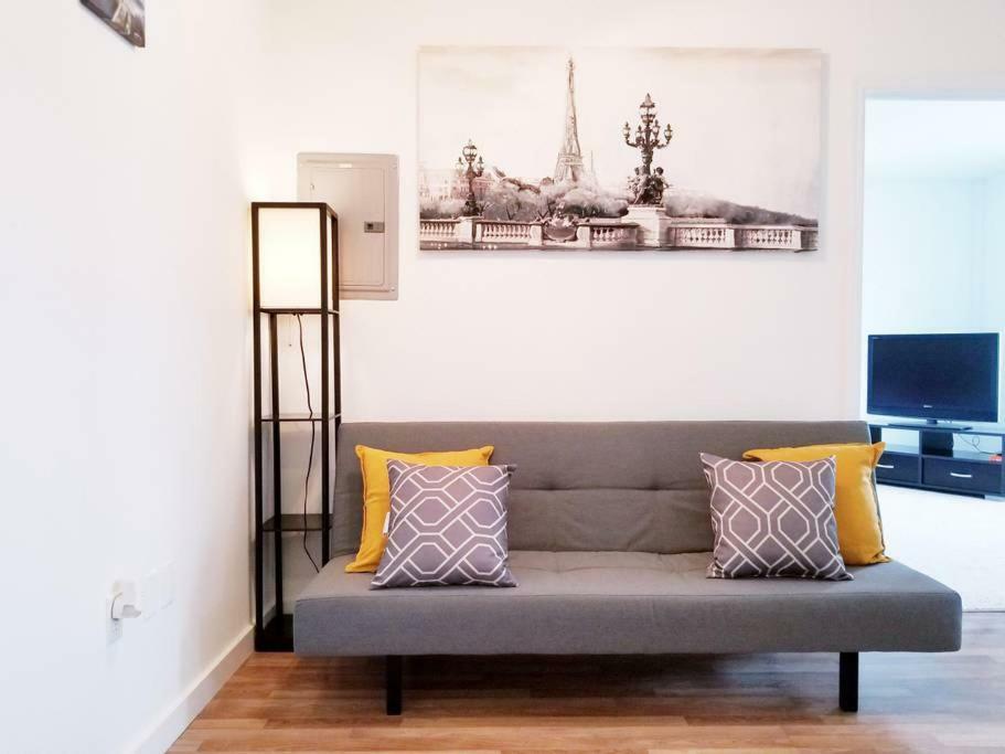 Apartment In The Heart Of - Port Of / Airport