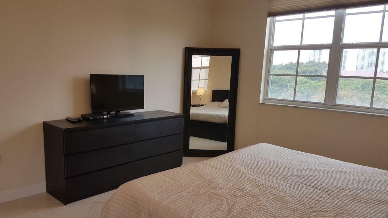 Apartment Yacht Club Aventura 2br + 2ba *