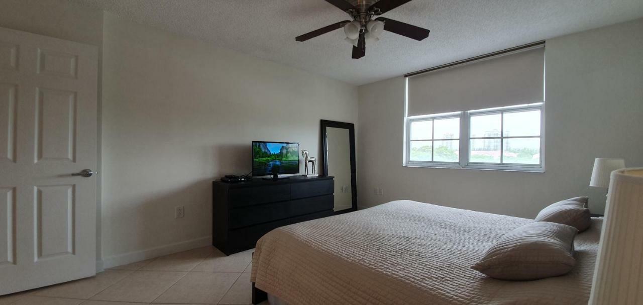 Yacht Club Aventura 2br + 2ba