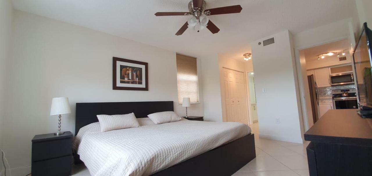 Yacht Club Aventura 2br + 2ba