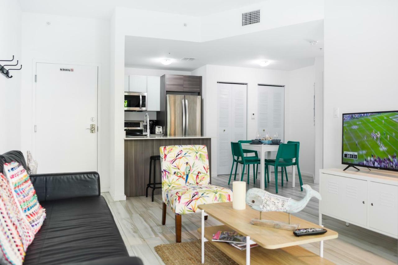 Amazing 2 Bedroom At Wynwood With Parking *