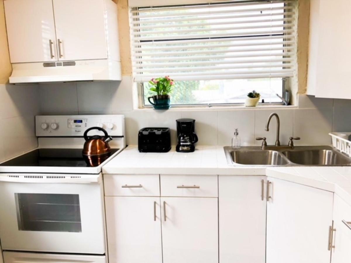 Apartment Modern 2/1 Near Midtown And Beaches Miami