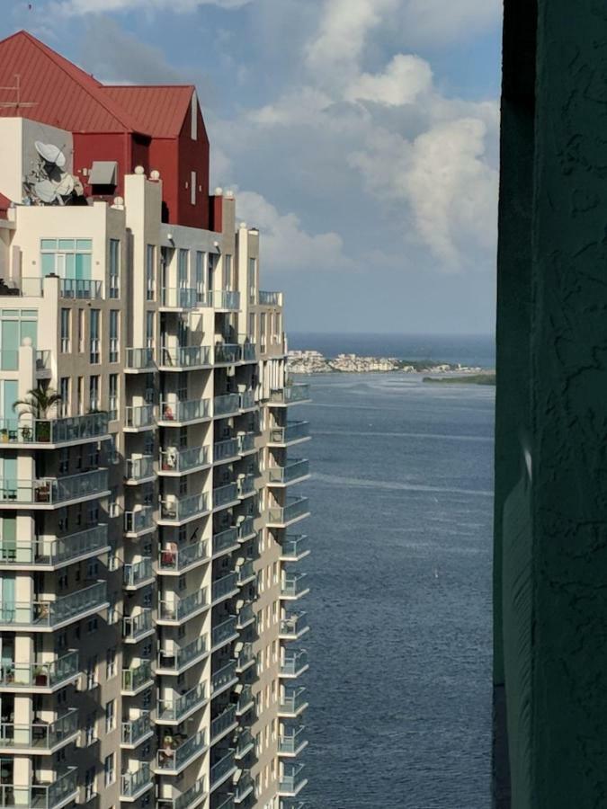 Apartment The At Brickell Club