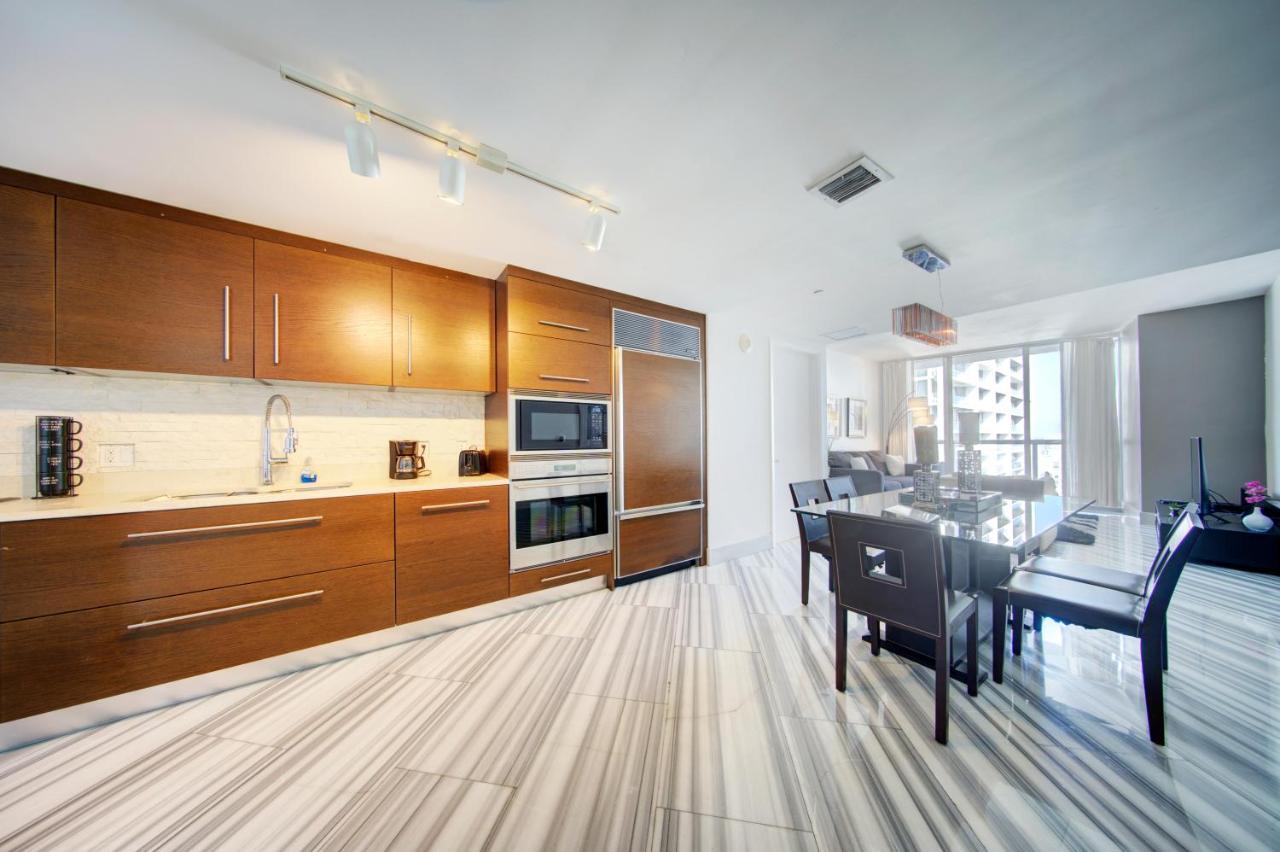 Luxury 5-star @47th Floor In Icon Brickell ! Miami