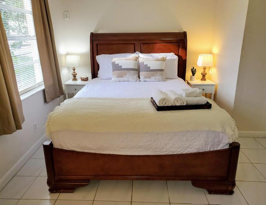 Guest house Self Check-in Suites Near Coral Gables *