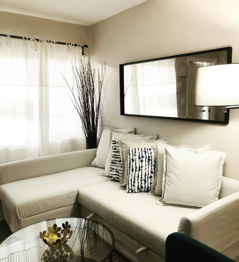 Cherry Blossom 1 Apartment *